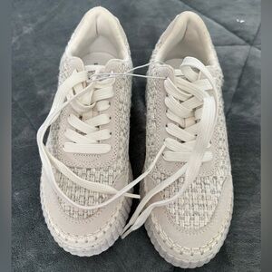 Women's Persephone Sneakers with Memory Foam Insole - Universal Thread White 6